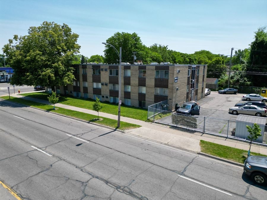 Plymouth Green Apartments