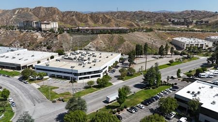 Industrial space for Rent at 26081 Avenue Hall in Valencia