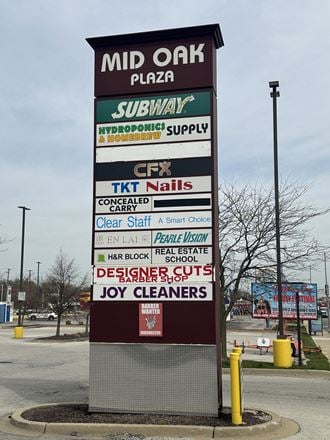 Mid Oak Plaza