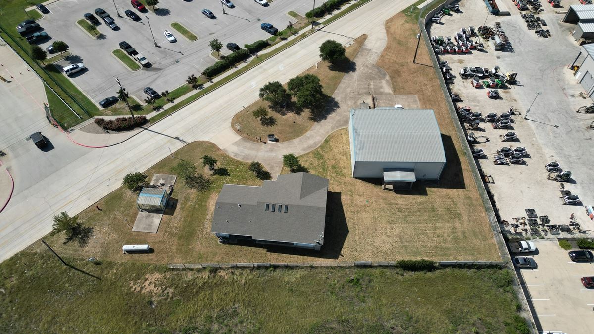Roundville Property