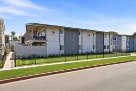 324 E. Leatrice Ln