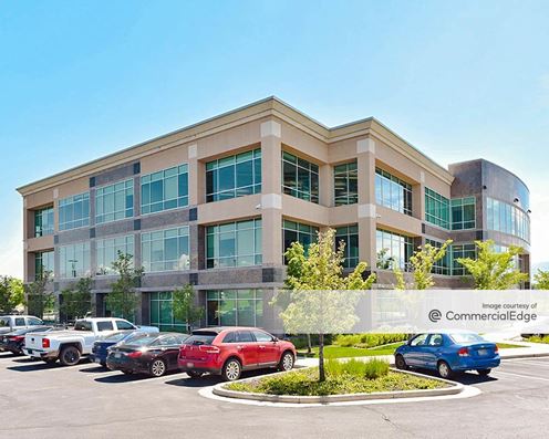 Lake Park Office Building