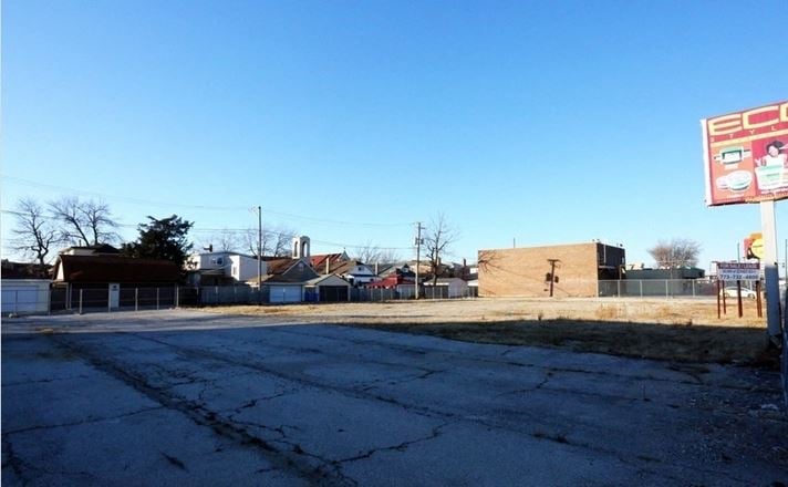 Retail space for Rent at 5150 N Cicero Ave in Chicago
