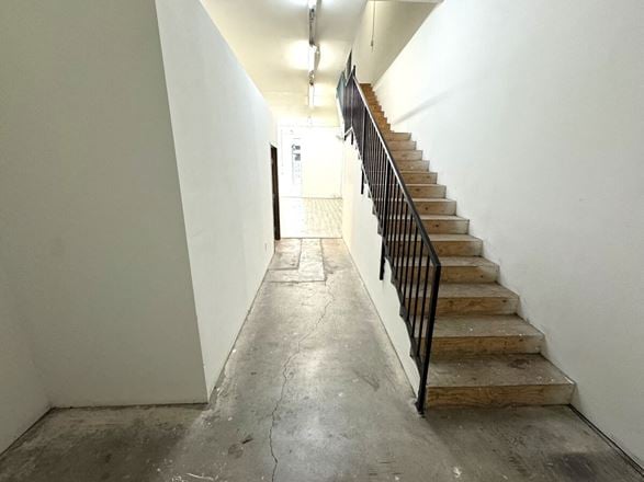 Fashion D. Commercial Lofts/Showrooms