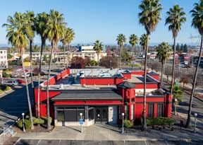 Freestanding Restaurant with FF&E - Central Redding near I-5