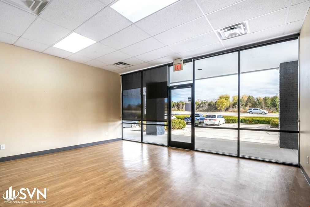 Two 1,500 SF Suites in High Traffic Retail Strip FOR LEASE