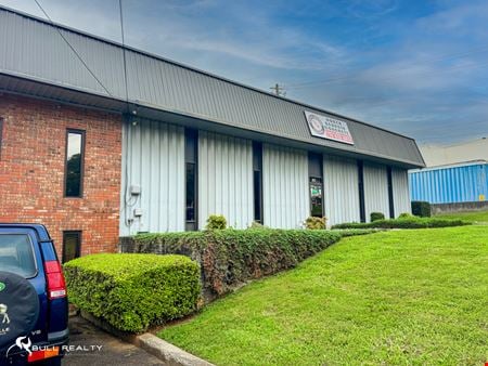 Industrial space for Rent at 106 Dixie Dr in Woodstock