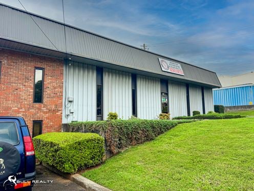 Industrial Warehouse / Office Space | ±8,100 SF