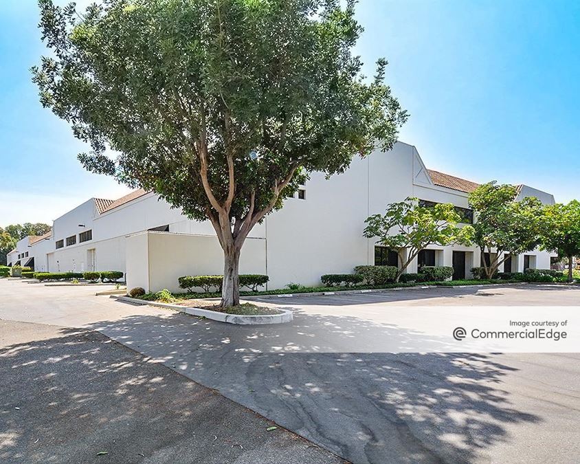 Mission Oaks Business Park The Center 108 Camino Ruiz