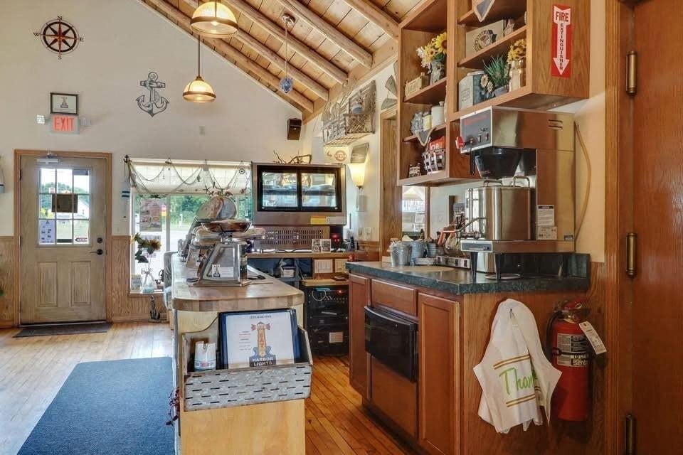 6492 Paradise Trail