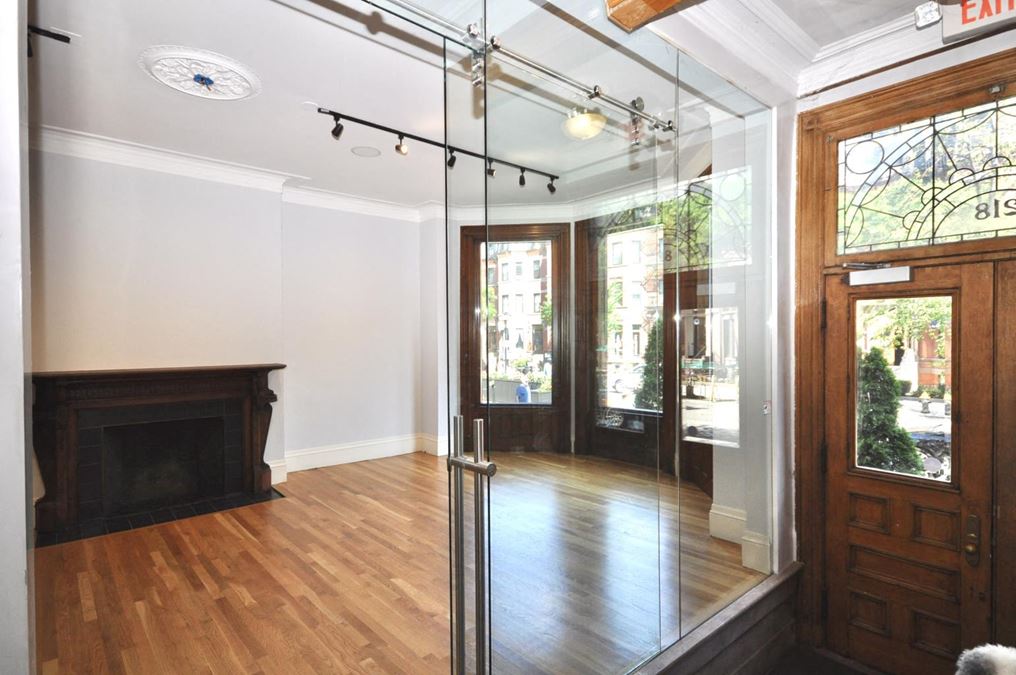 218 Newbury St