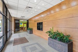 4800 Lakewood Dr