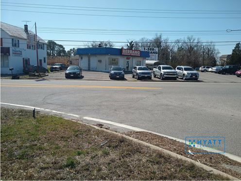 3704 Main St