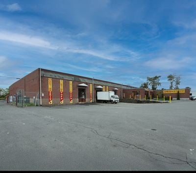 3080 Main St