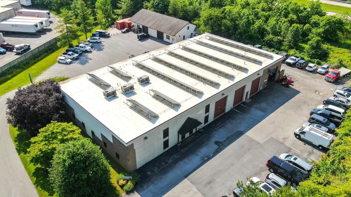 210 Gale Ln
