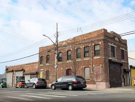 Industrial space for Rent at 1318 Oakpoint Ave in Bronx