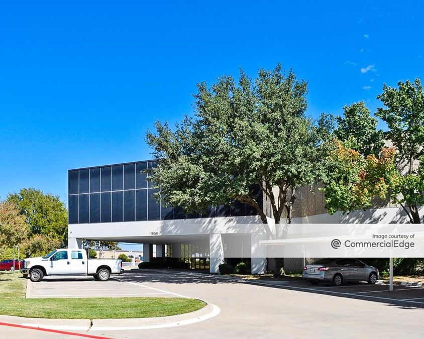 1850 Westpark Drive, Grand Prairie, TX Industrial Building