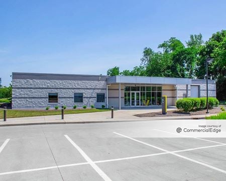 Photo of commercial space at 4141 Rosslyn Dr. in Cincinnati