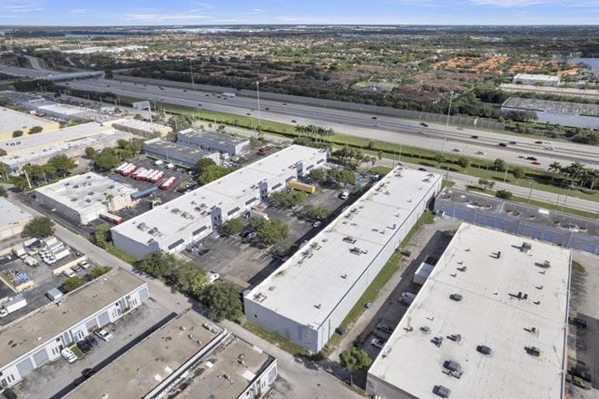 2500 W 84th Street, #7
