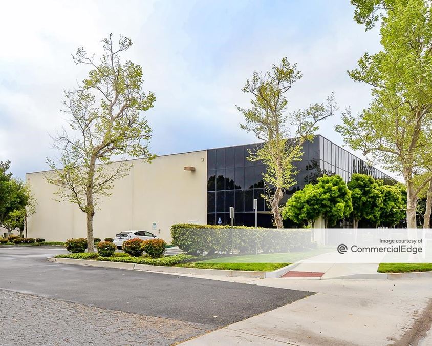 820 Flynn Road, Camarillo - Industrial Space For Lease