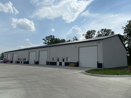 Industrial space for Rent at 1780 Robins Rd in Hiawatha