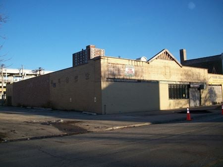 Retail space for Rent at 5041 S Prairie Ave in Chicago