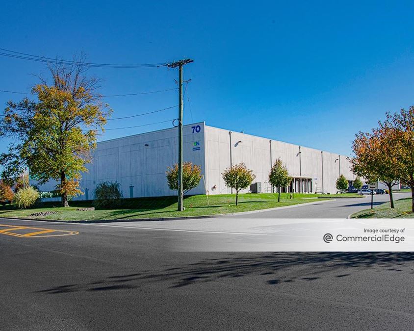 70 Schoolhouse Road 70 Schoolhouse Road Industrial Building