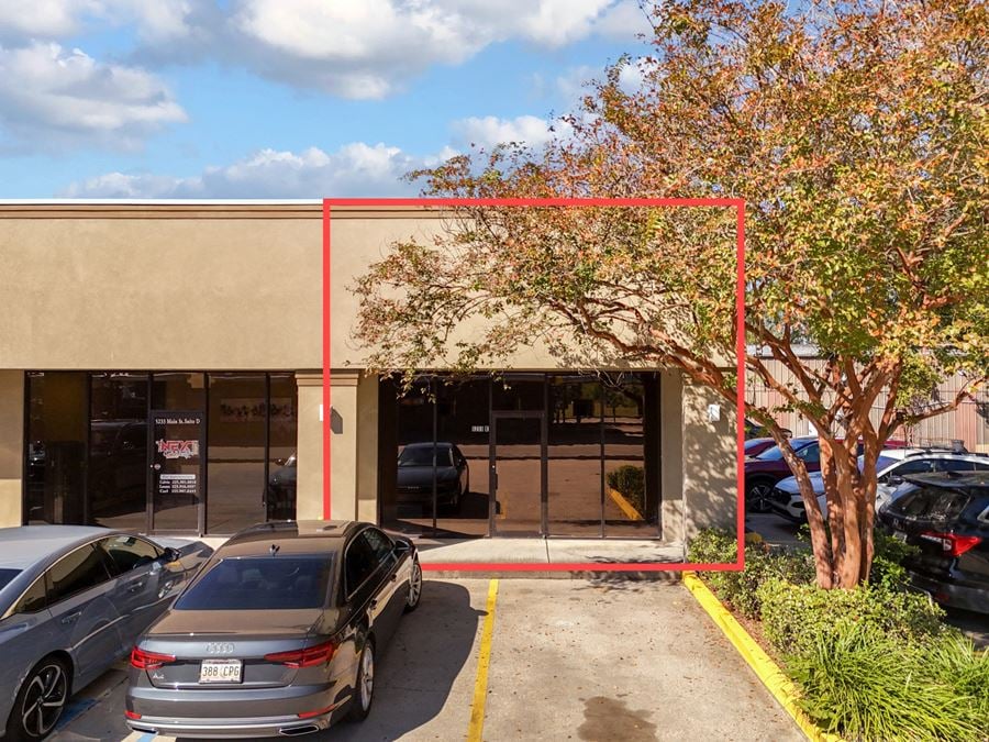 Class A Office Suite Near Key Amenities on Main St