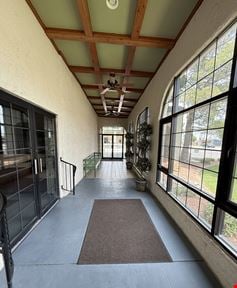 404 Executive Center Blvd