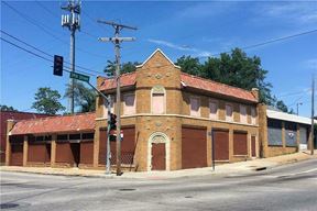 3855 Woodland Ave