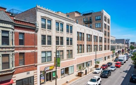 Retail space for Rent at 3145 N Lincoln Ave in Chicago
