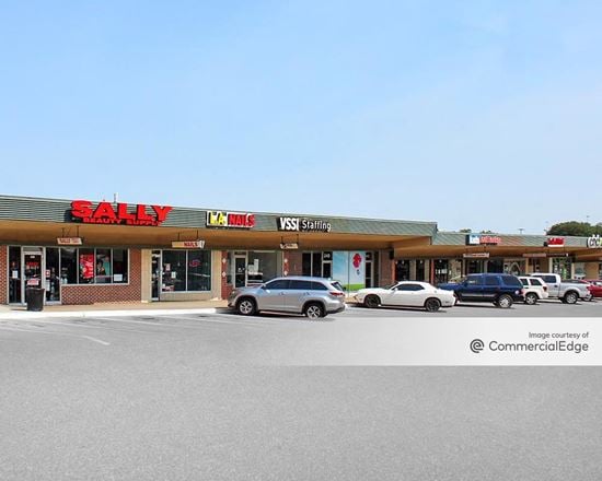 Wynnewood Village Shopping Center