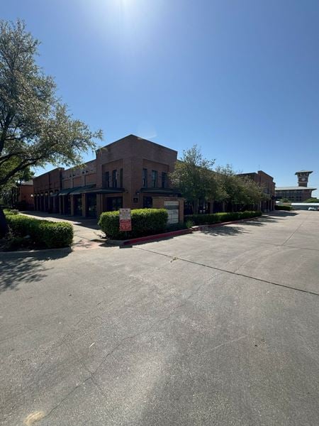 Photo of commercial space at 611 South Main Street in Grapevine