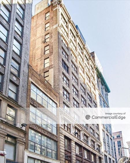 Shared and coworking spaces at 5 West 37th Street in New York
