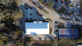 111 N Causeway Blvd