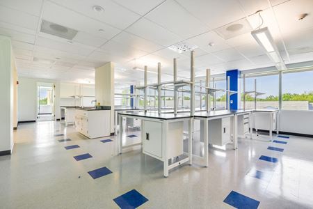 304      Space Photo Gallery 6