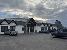400 W Main St