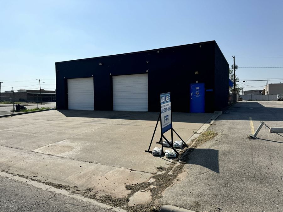 2-Bay Auto Mechanic Station in Downtown Odessa - Leased