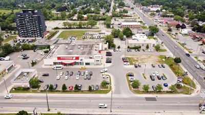 Wharncliffe Shopping Plaza