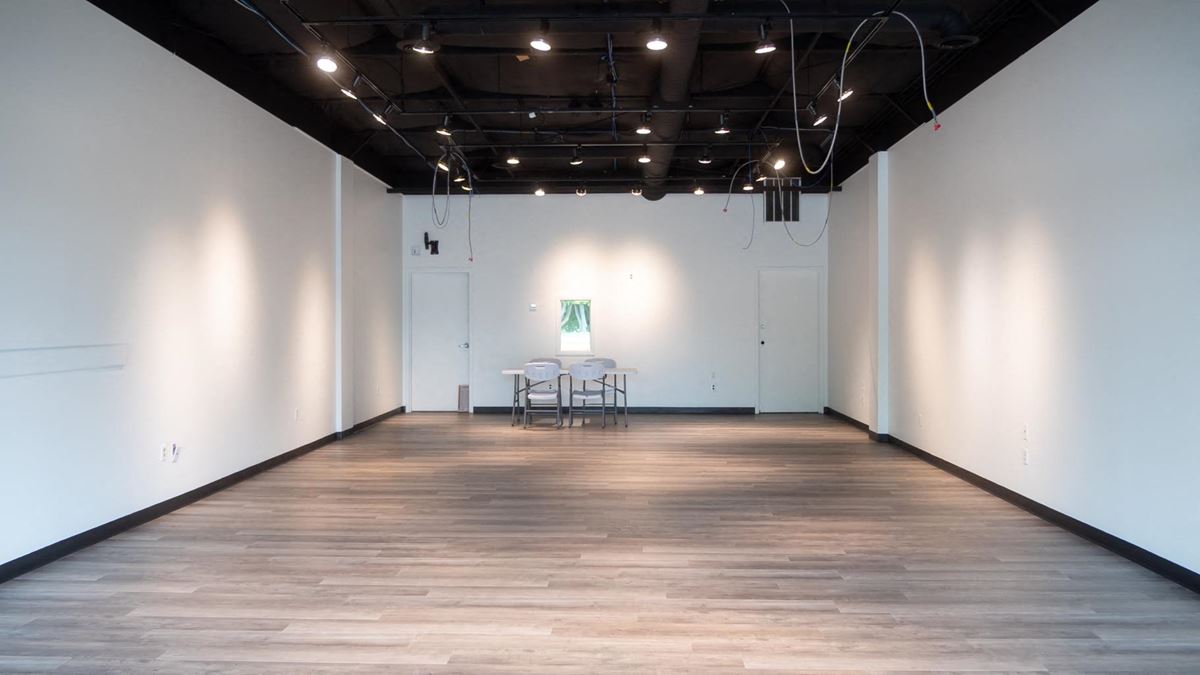 Bridge Avenue Retail Hub