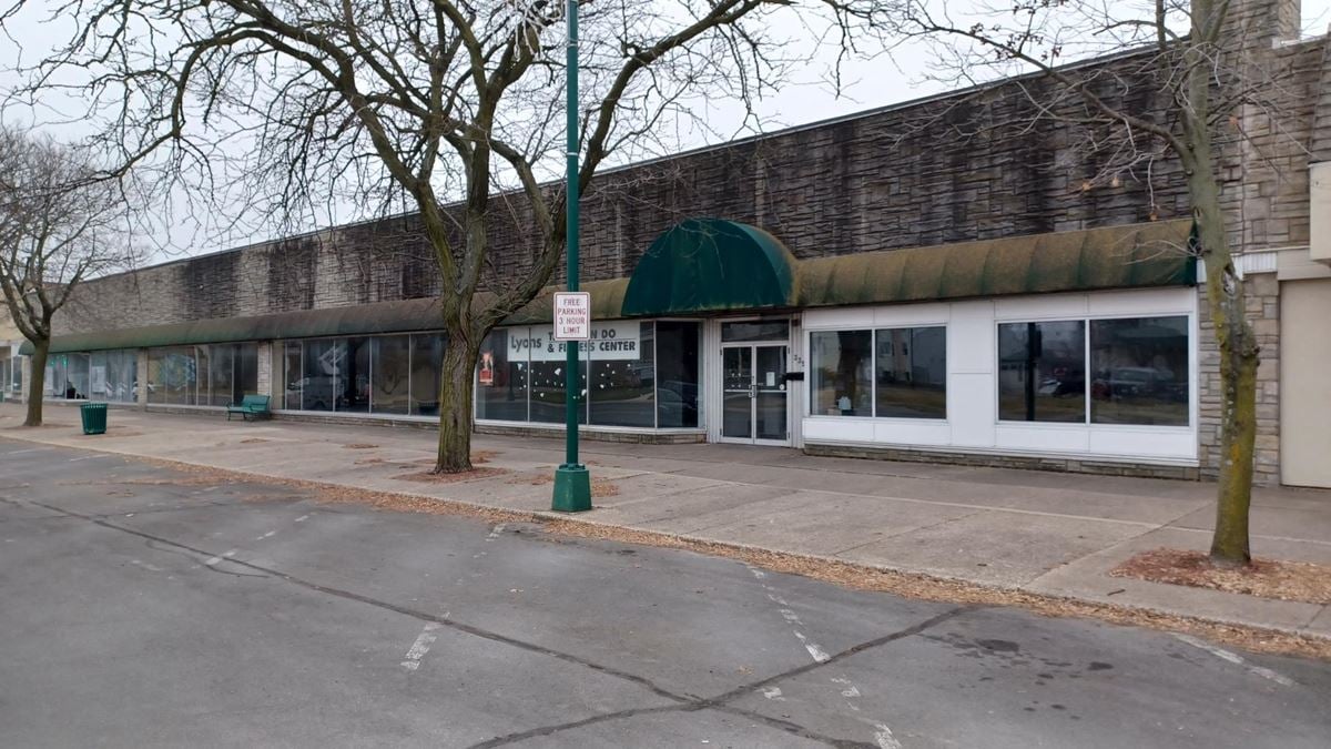 Retail in Clinton