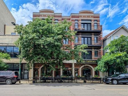 Retail space for Rent at 2942 N Lincoln Ave in Chicago