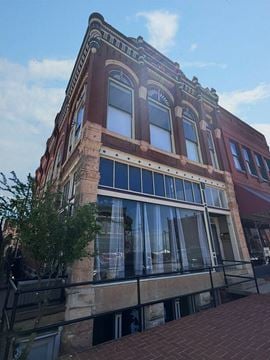 Prime Commercial 5-Plex Investment Opportunity