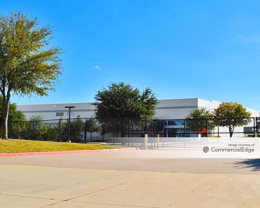 Alliance Gateway 53 501 Henrietta Creek Road Industrial Building