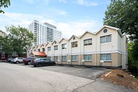 2181 Victory Pkwy