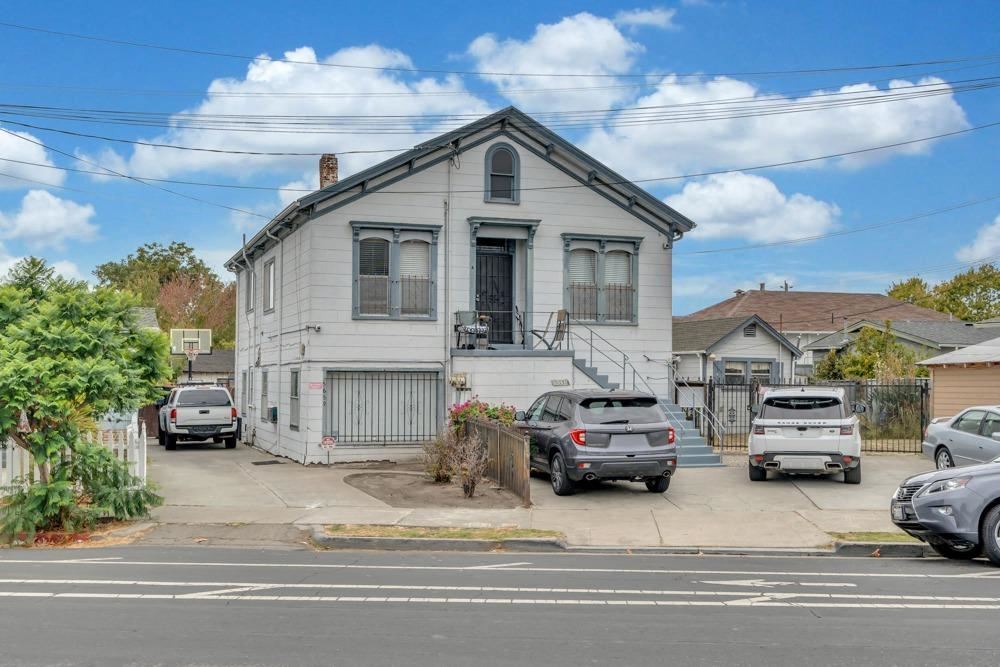 5659 Adeline St