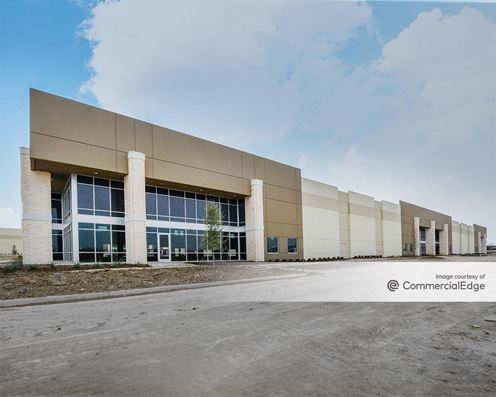 Everman Trade Center - Building B & D