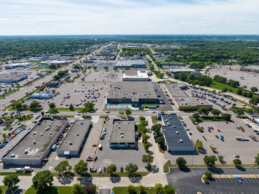 The Pond on Madison - Retail Lease
