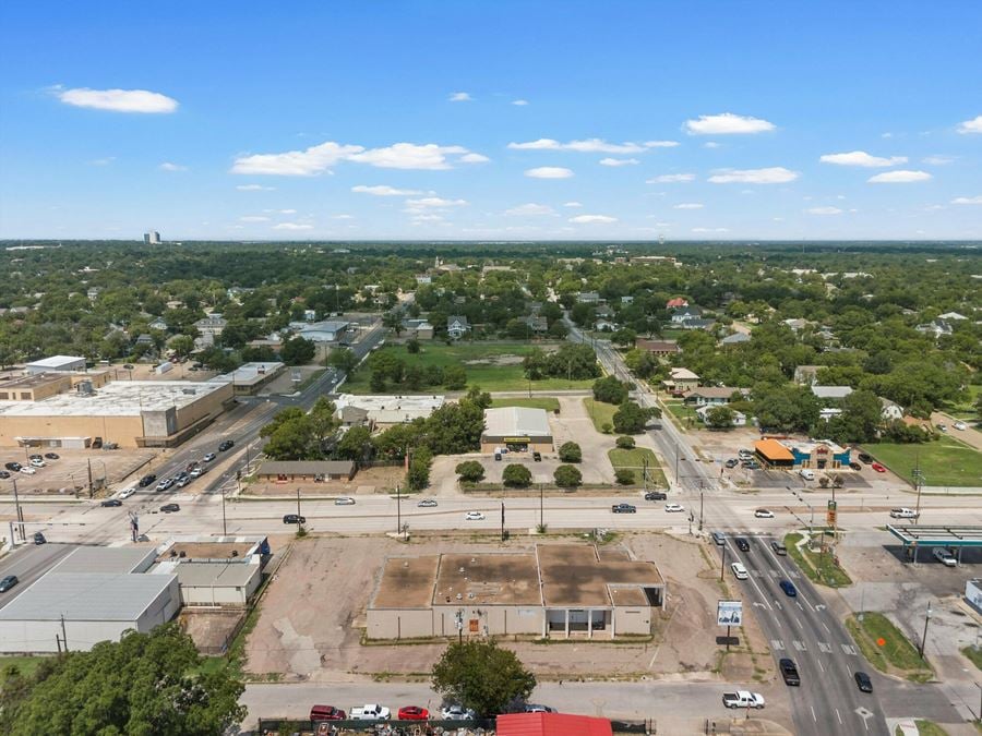 1700 W Waco Dr