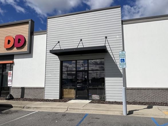 1,500+ SF with Dunkin on Bragg Blvd